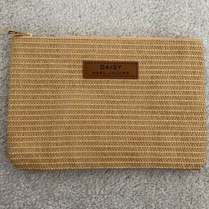 BNIB Daisy by Marc Jacobs Straw Pouch / Clutch with box. 10" x 7"